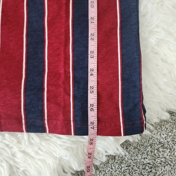 Hollister Striped Tee. Size Large. New. - Picture 5 of 8